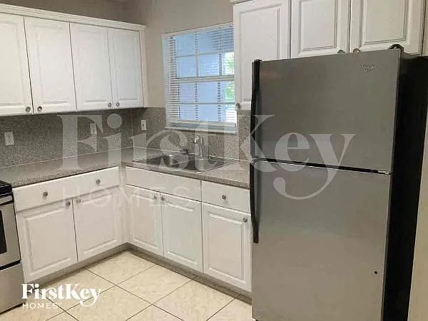3313 NW 193rd St — Photo 5