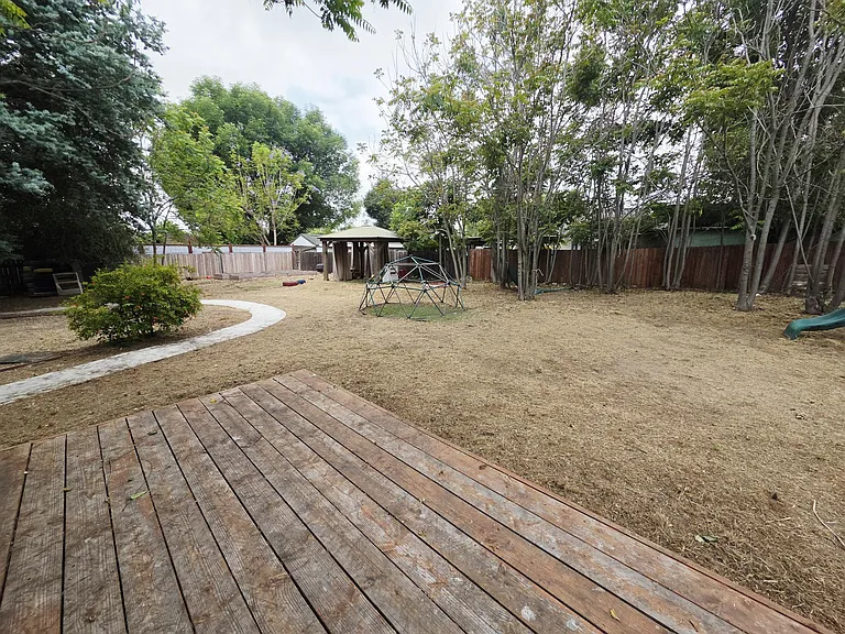 2121 Garfield Ave — Photo 37