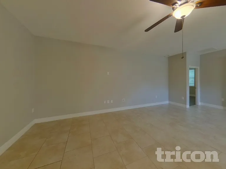 463 River Square Ln — Photo 4