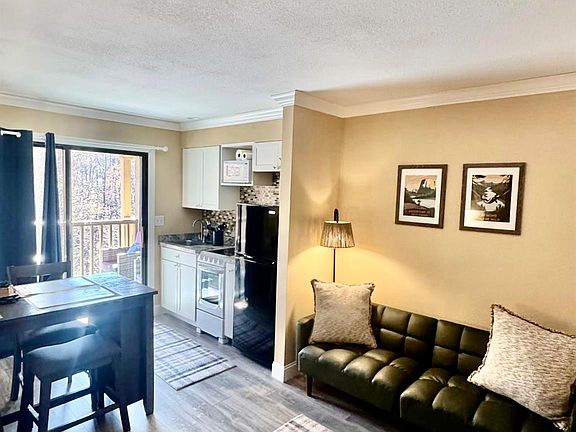 5th image of 160 Whitney Blvd Unit 35