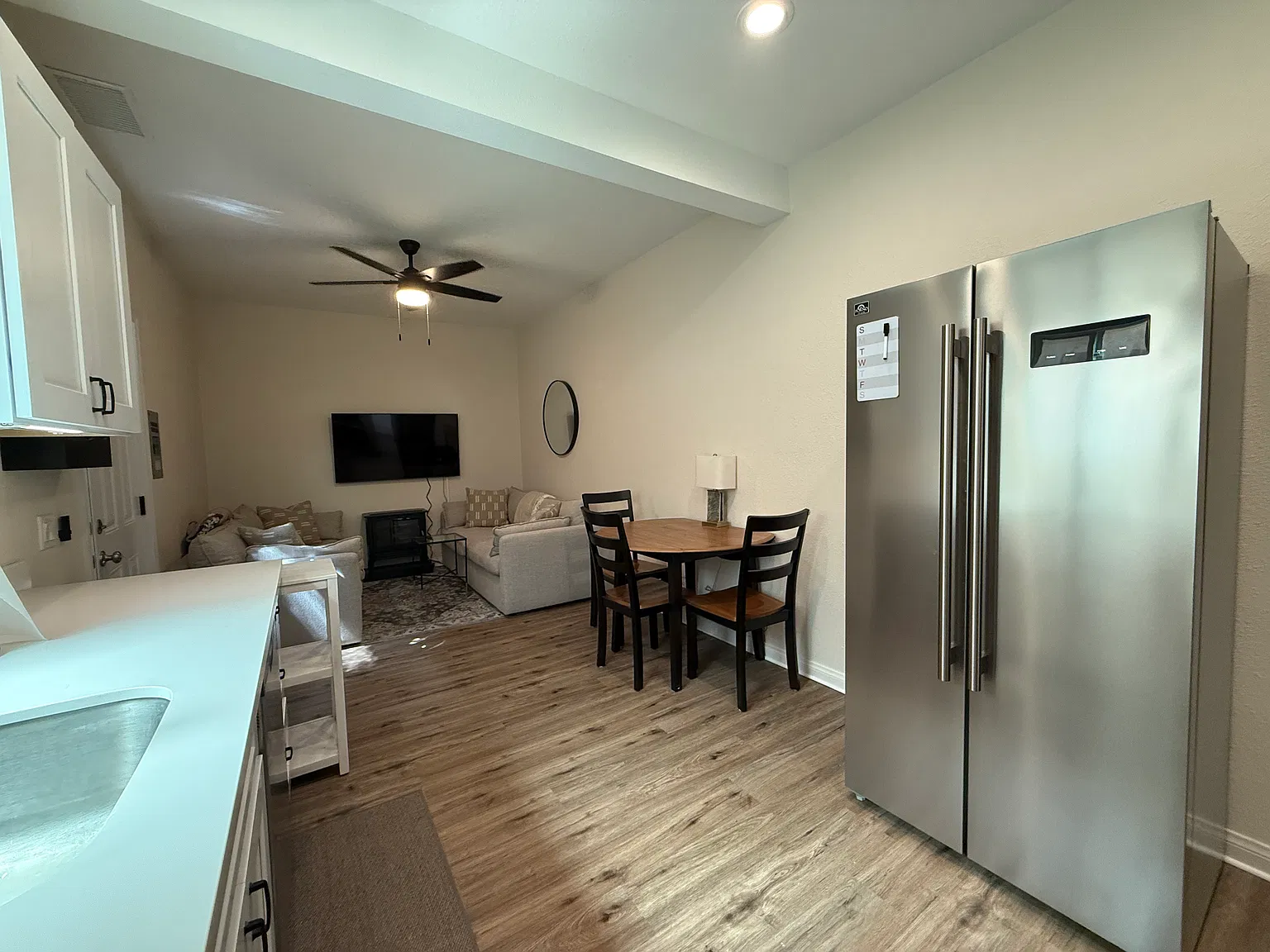 1 bed, 550 sqft, $2,400 — Photo 3