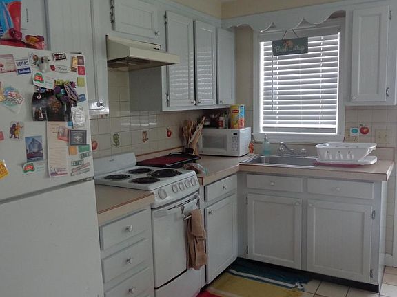 2nd image of 49 Walnut St #1
