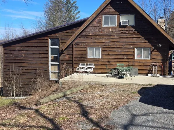 2080 S Hill Rd, Cortland, NY 13045