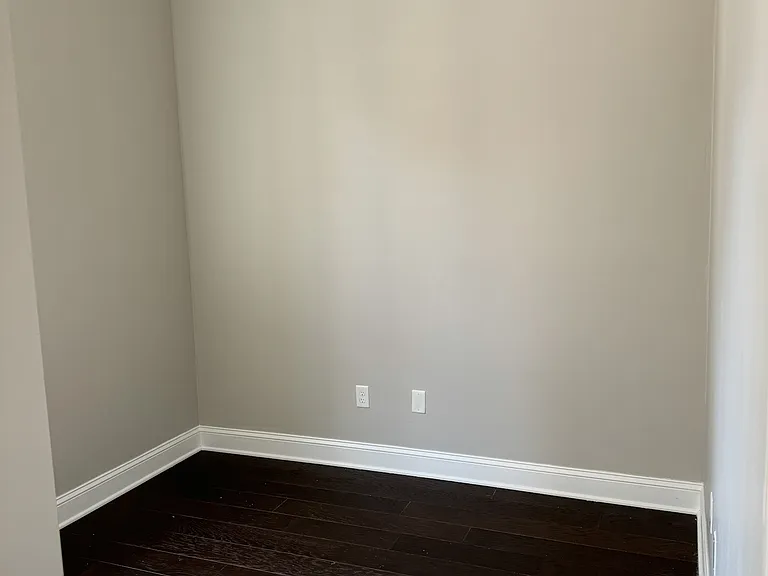 115 S 21st St #302 — Photo 3