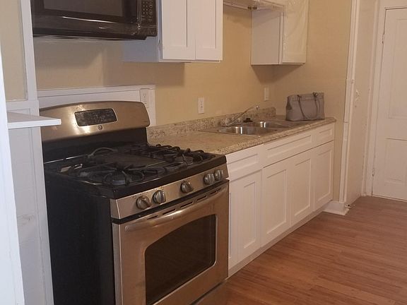 4th image of 2419 McKinley Duplex #B