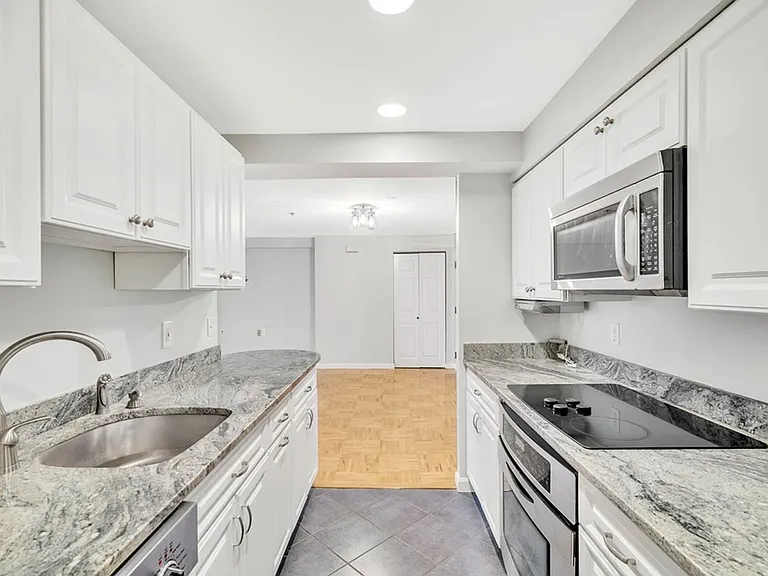 357 Commercial St #616 — Photo 1