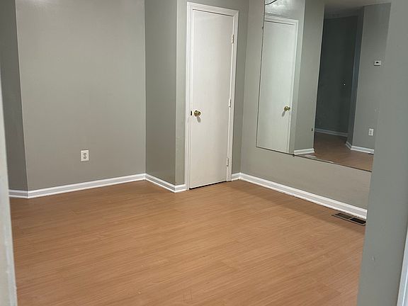 Spacious main living area w. closet