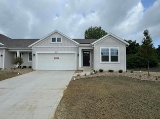 1537 Village Cir, Kalamazoo, MI 49009