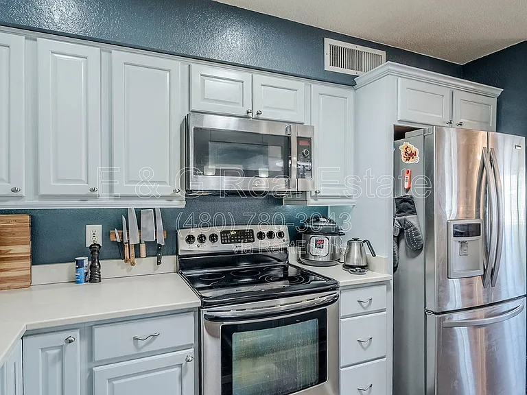 1022 W Apollo Ave — Photo 39