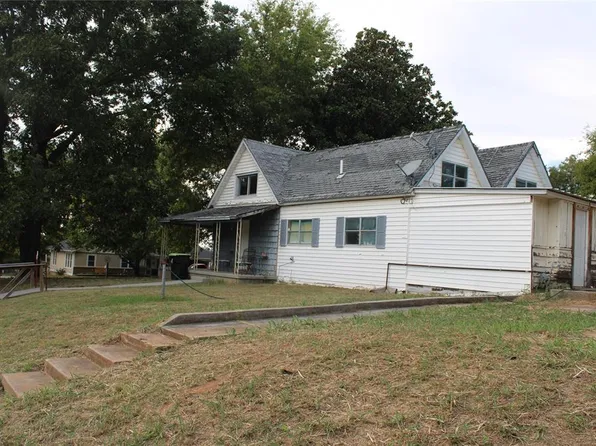 200 E Juanita St, Wynnewood, OK 73098