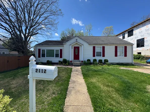 2112 Pimmit Dr, Falls Church, VA 22043