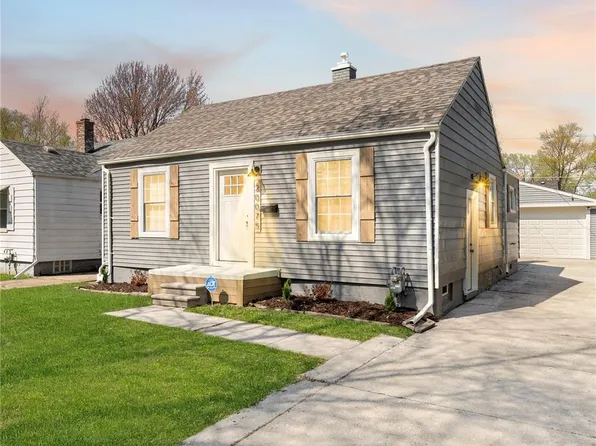 20075 Washtenaw St, Harper Woods, MI 48225