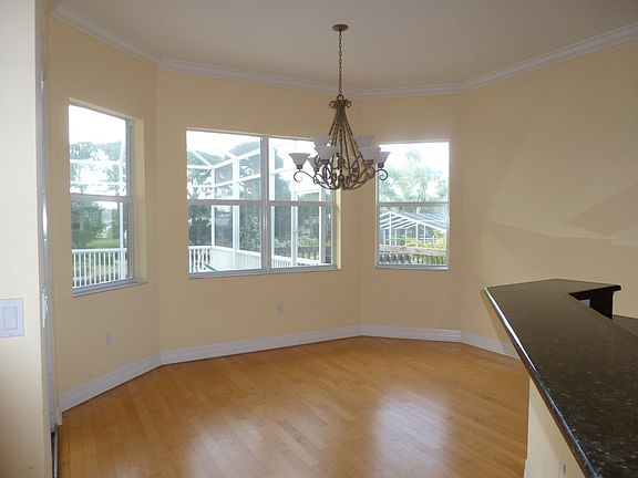 5th image of 204 South Dr