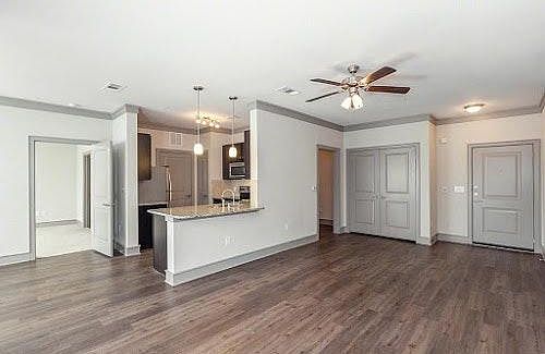 1st image of 737 Jefferson Ave
