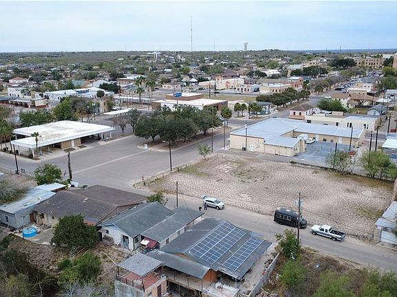 4th image of 104 E Water St