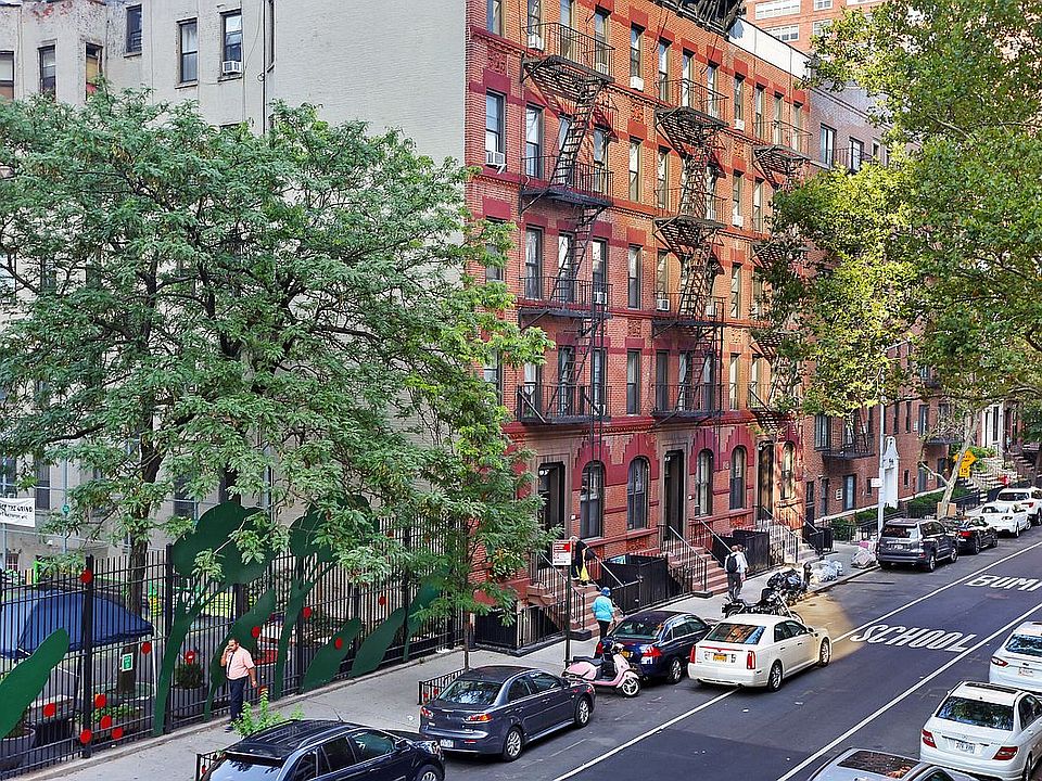 2nd image of 208 E 32nd St APT 3A