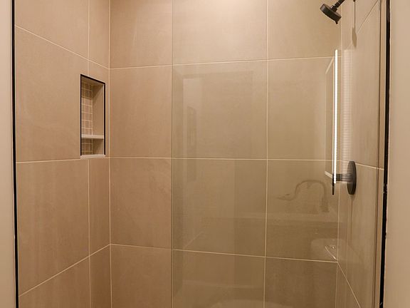 Fully tiled shower