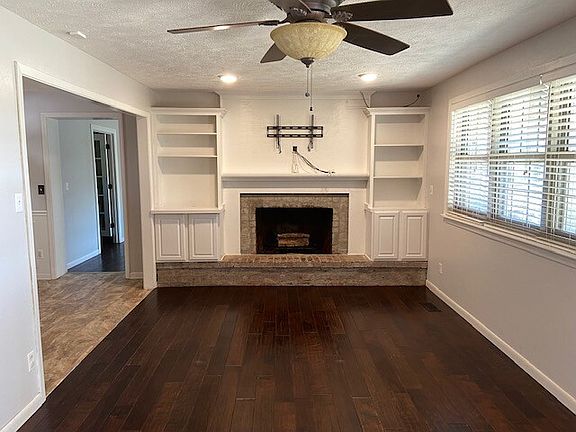 3rd image of 2641 Hoelscher Ln