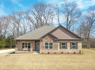 5 Ivy Dr, Fayetteville, TN 37334