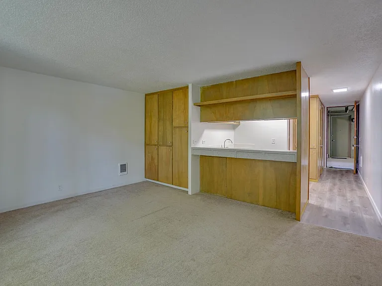 1239 SW Woods St — Photo 7