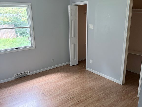 3rd image of 458 S Orchard Rd #1