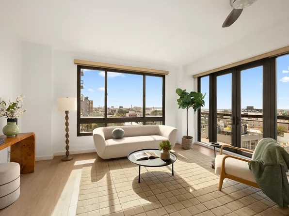 500 4th Avenue image 1 of 7