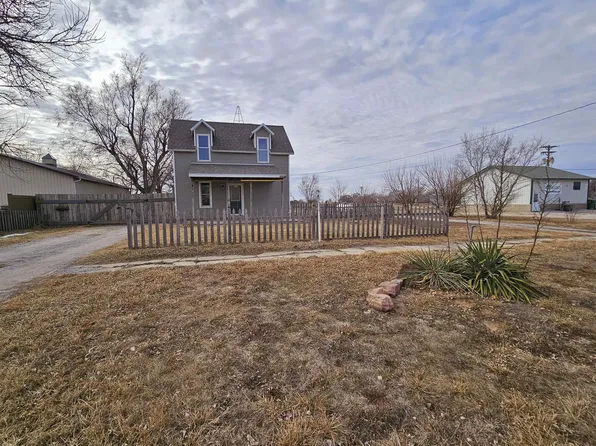 107 S Main St, Saronville, NE 68975