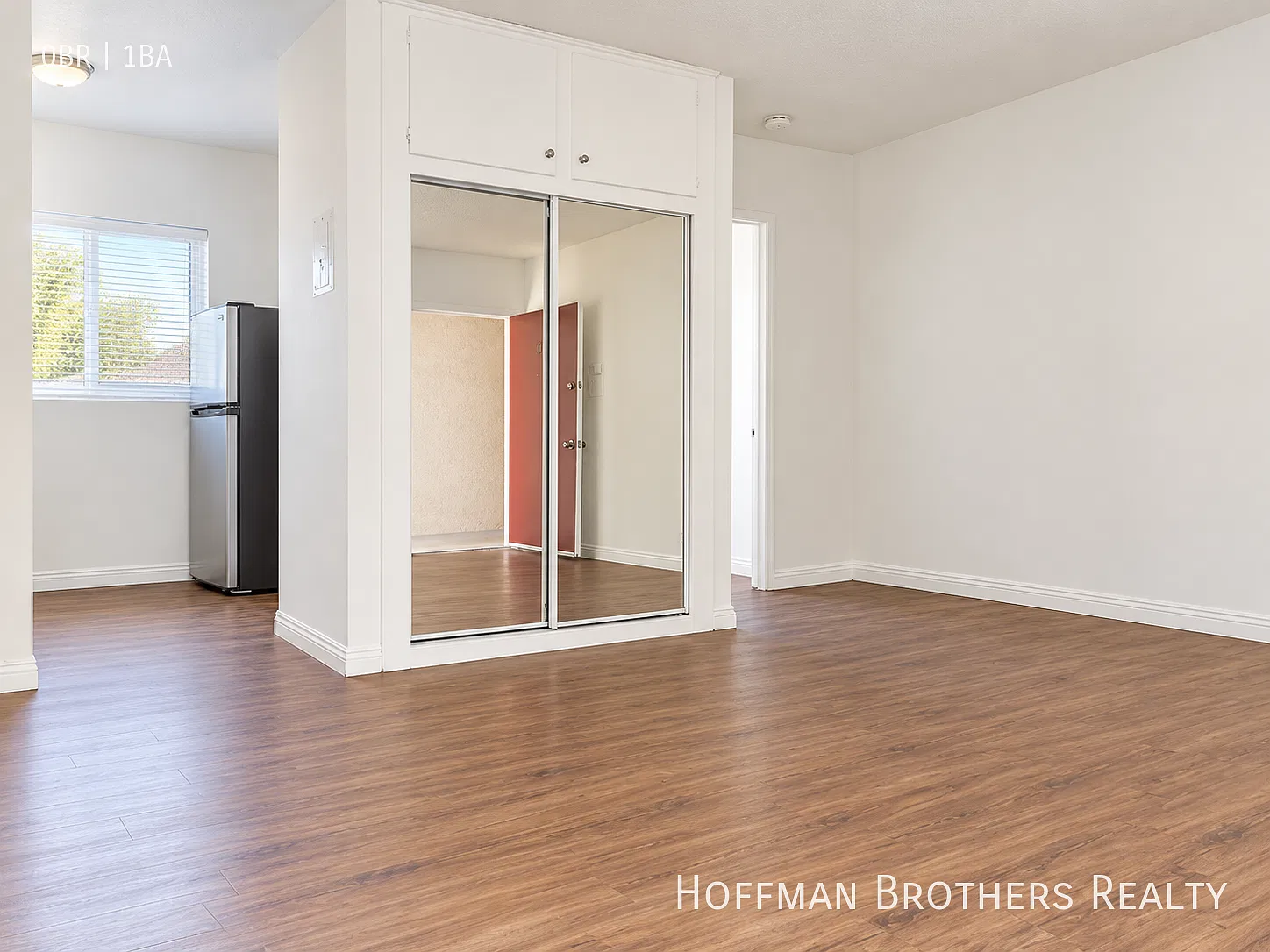 2nd Month Free! Renovated Studio With Pool, Parking Included, Wood Floors & On-Site Laundry! — Photo 4