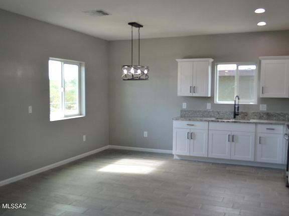 4th image of 1440 S Cherry Ave #2