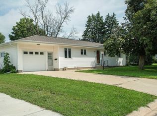 205 F Ave, Grundy Center, IA 50638