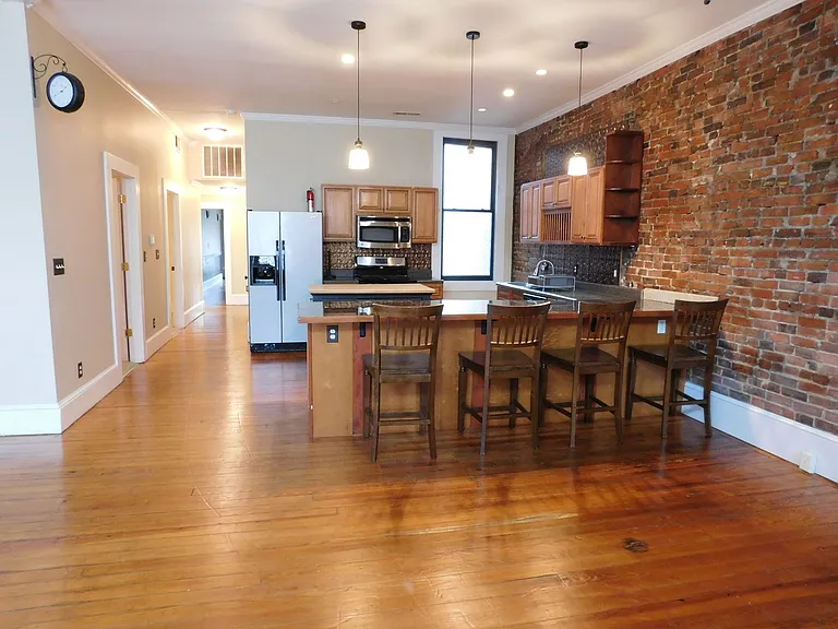 216B Middle St — Photo 36