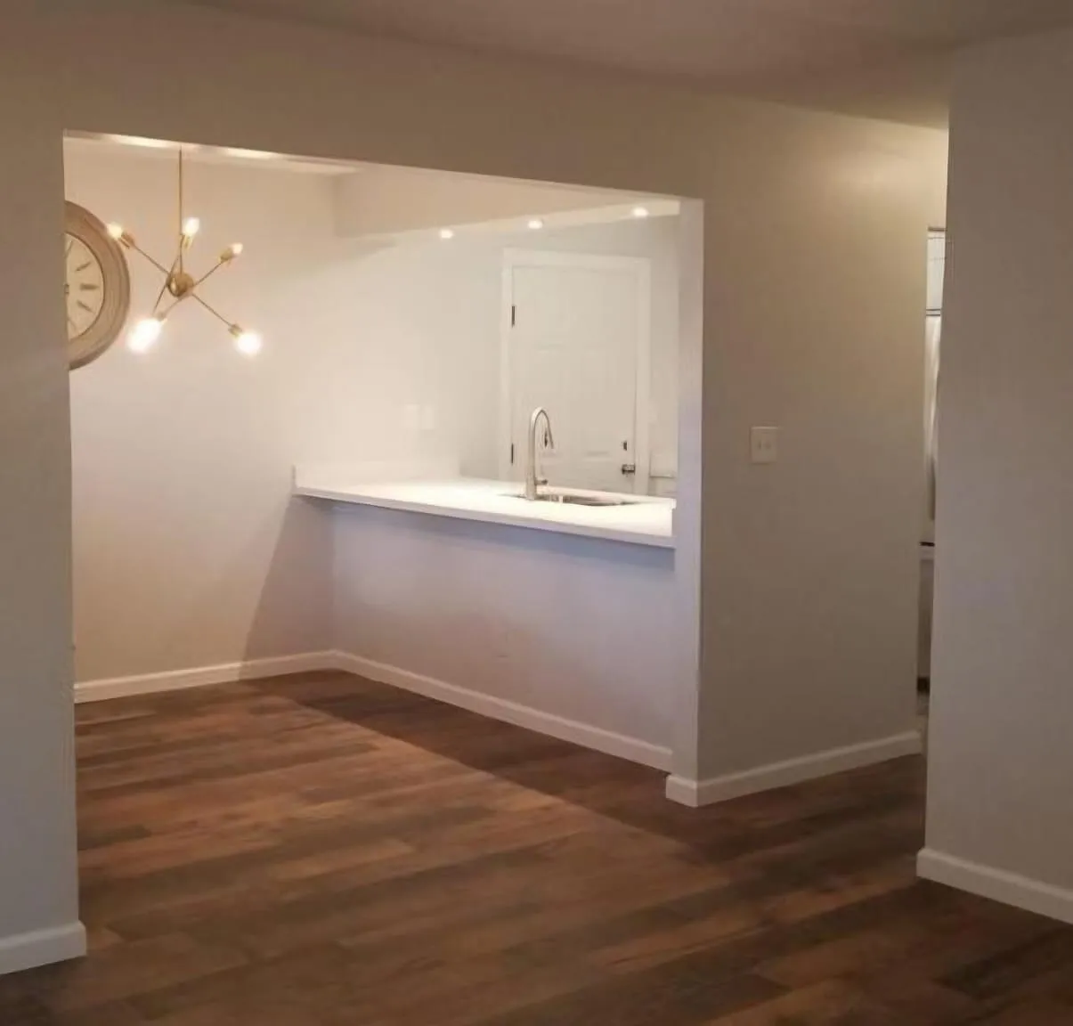 3 bed, 1083 sqft, $1,300 — Photo 2
