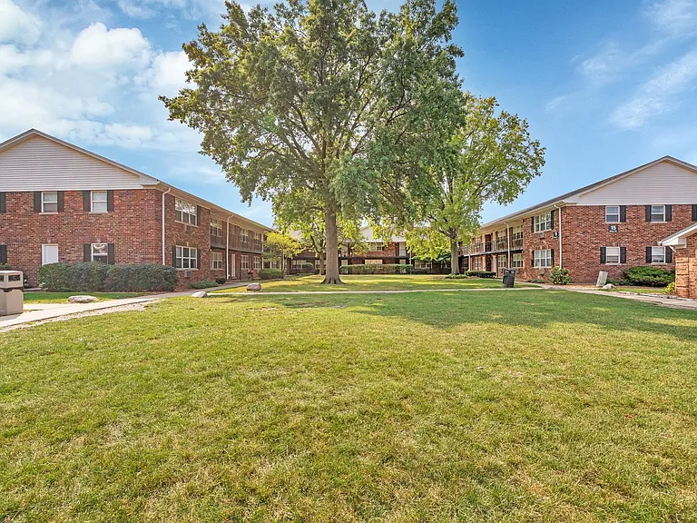 Iron Gate Apartments — Photo 11