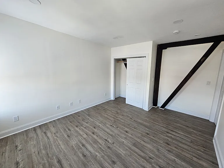 406 Main St #4 — Photo 28