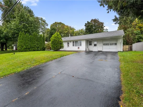 207 Butternut Dr, Syracuse, NY 13214