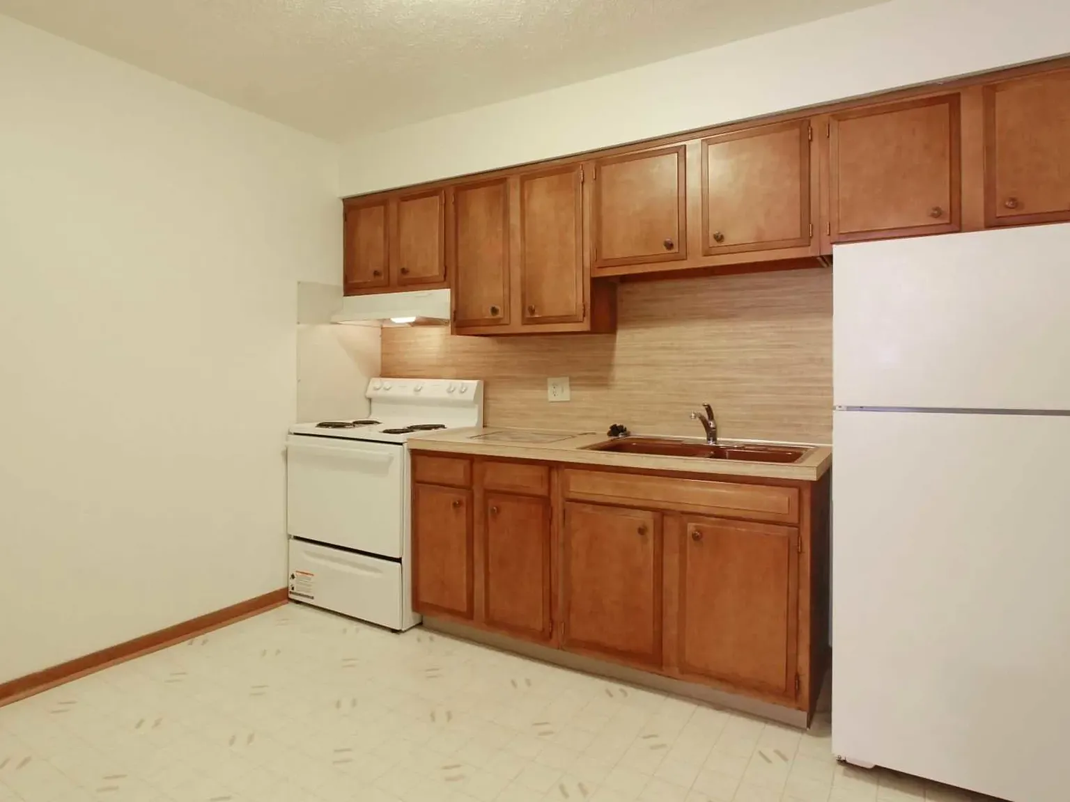 Kingston Court Apartments — Photo 4