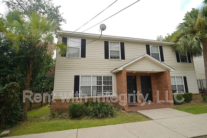 4 bed, 4.0 bath, 1500 sqft, $1,800 — Photo 4
