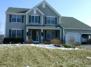 38 Harvest Ridge Rd, Glenmont, NY 12077