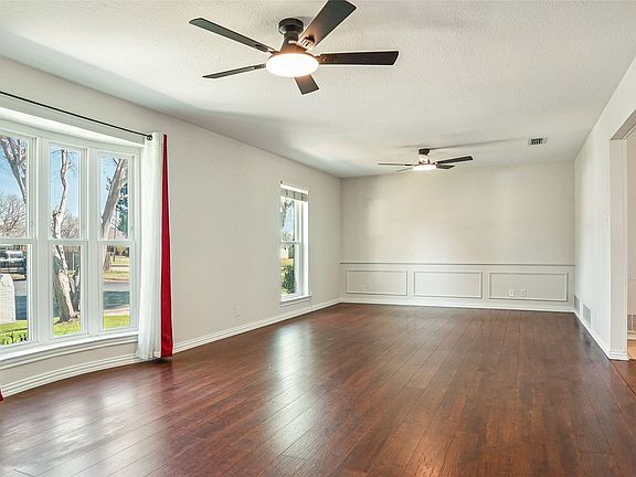 3rd image of 1506 Springbrook St