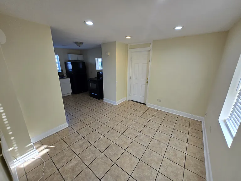1105 W Bay St #B — Photo 2