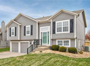 1805 NW Pond Ave, Grain Valley, MO 64029