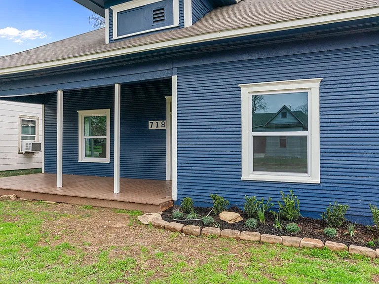 718 W Monterey St — Photo 33