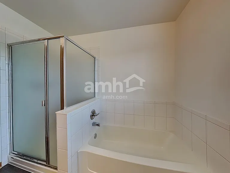 1204 Stonecrop Ln — Photo 14