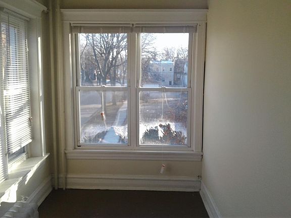 3rd image of 740 N Menard Ave #1