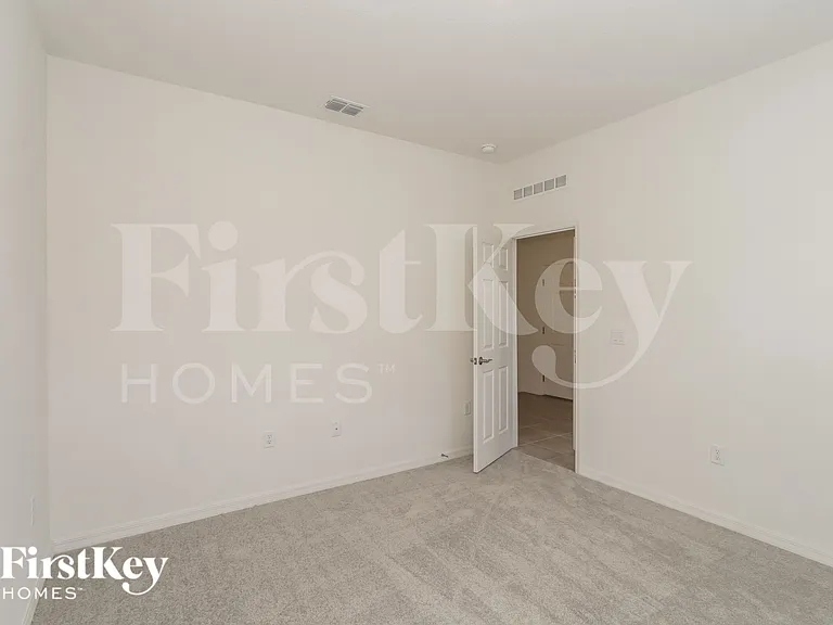 430 Reina Way — Photo 11