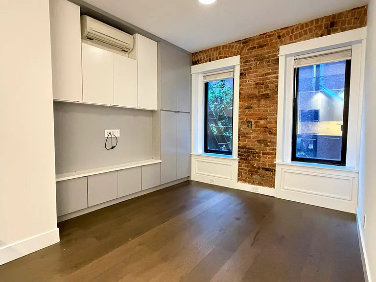 49 Prince St #1 — Photo 2