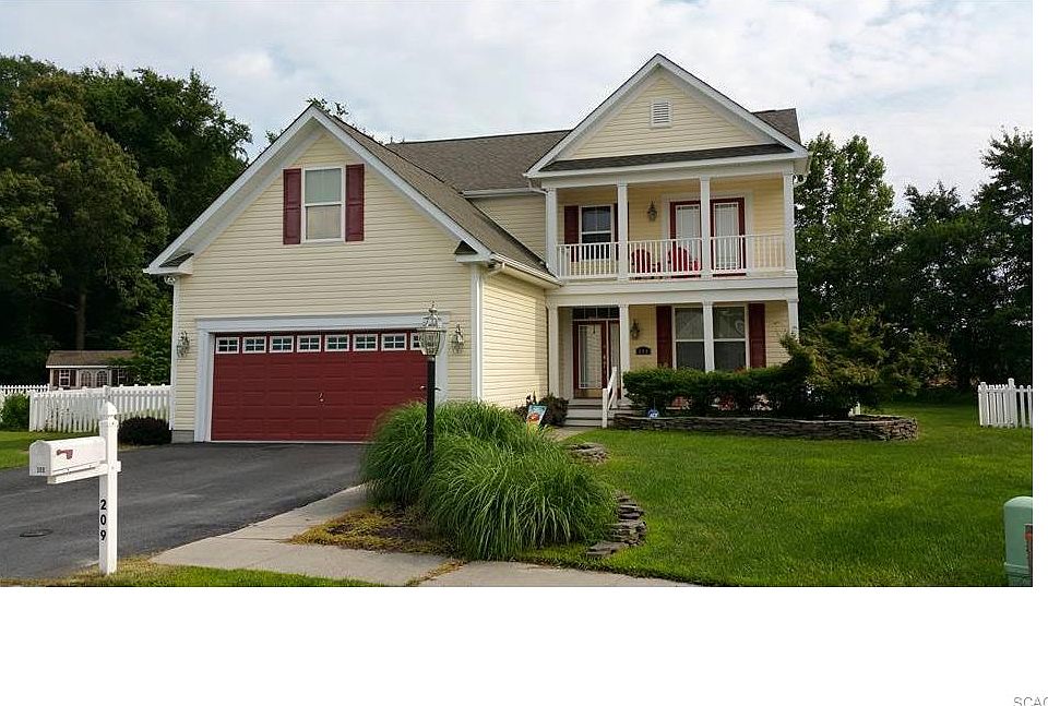 1st image of 209 W Bourne Way
