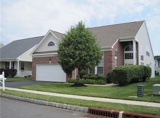 6 Valley Ct, Dayton, NJ 08810