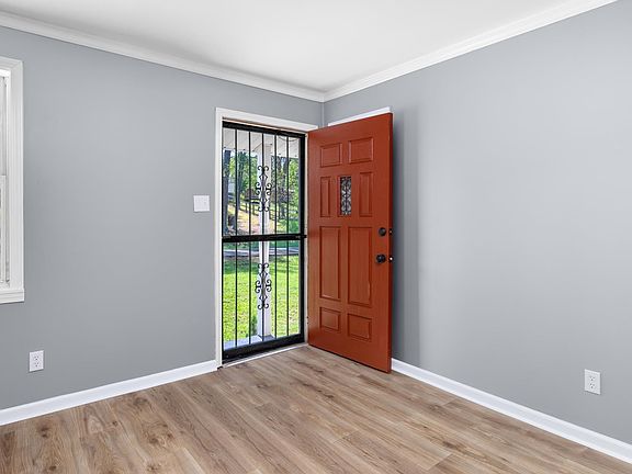 5th image of 16 Shannon Ave