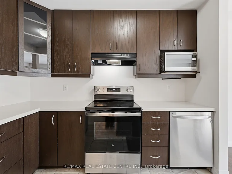 37 Greenwich Ave — Photo 22